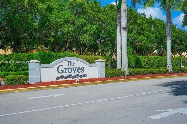 3085 SE 17th Ave in Homestead, FL - Building Photo - Building Photo