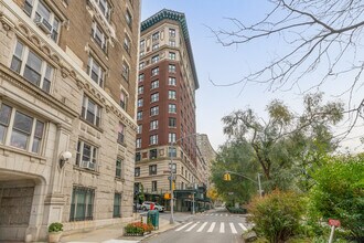 404 Riverside Dr in New York, NY - Building Photo - Building Photo