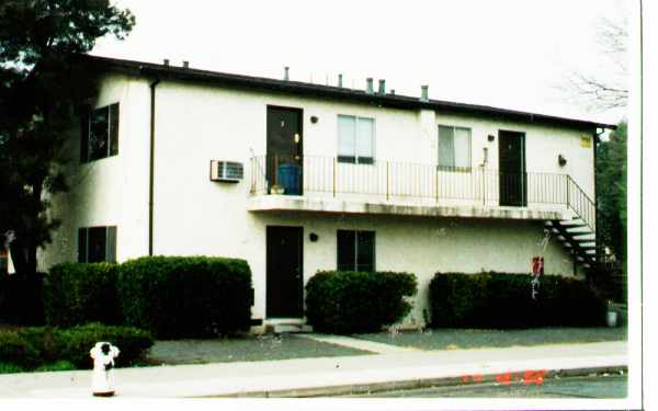 412 K St in Antioch, CA - Foto de edificio - Building Photo
