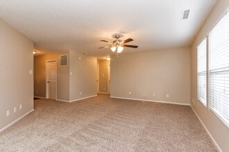 691 Wheat Field Ln in New Whiteland, IN - Foto de edificio - Building Photo