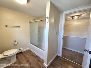 806 Washington St in Throop, PA - Building Photo - Building Photo