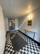 7512 N Claremont Ave-Unit -Unit 2 in Chicago, IL - Foto de edificio - Building Photo
