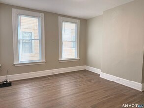 876 Elm St in New Haven, CT - Building Photo - Building Photo