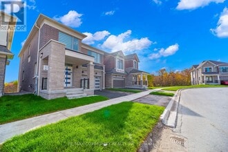 3328 Marchington Sq in Pickering, ON - Building Photo - Building Photo