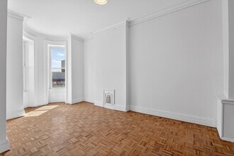 701 Bergen Ave in Jersey City, NJ - Building Photo - Building Photo