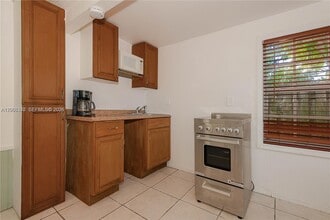 1611 Fletcher St in Hollywood, FL - Building Photo - Building Photo