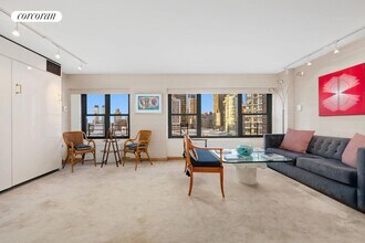 20 W 64th St in New York, NY - Building Photo - Building Photo