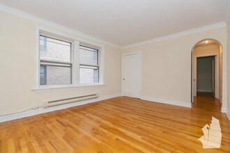 425 W Roscoe St in Chicago, IL - Building Photo - Building Photo