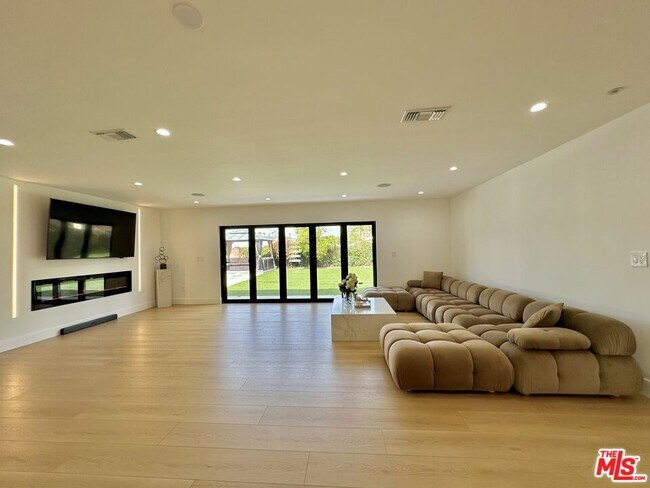 23535 Styles St in Los Angeles, CA - Building Photo - Building Photo