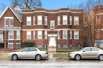 7210 S Carpenter St, Unit 1 in Chicago, IL - Building Photo - Building Photo