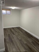 8 Thorncroft Crescent in Ajax, ON - Building Photo - Building Photo