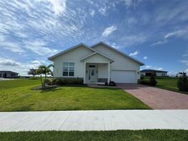 416 Adams View Ln in Auburndale, FL - Building Photo