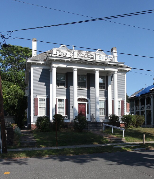 29 Franklin St in Greenfield, MA - Foto de edificio - Building Photo