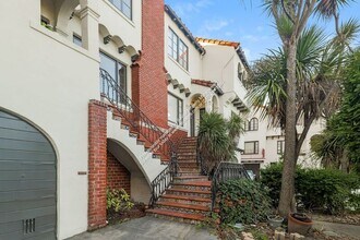 29 Excelsior Ct in Oakland, CA - Building Photo - Building Photo