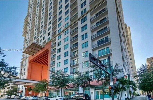 133 NE 2nd Ave, Unit UNIT NA in Miami, FL - Building Photo - Building Photo