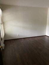 525 Forest Ct in Brookfield, WI - Building Photo - Building Photo