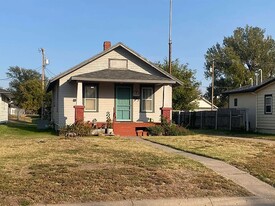 505 Dorrance St in Ellis, KS - Building Photo