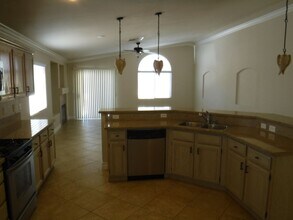 1400 Dragon Rock Dr in Henderson, NV - Building Photo - Building Photo