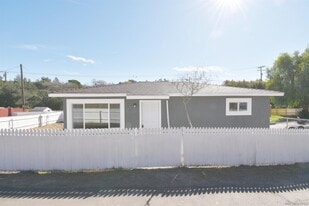 1222 Willowside Ter in Alpine, CA - Building Photo