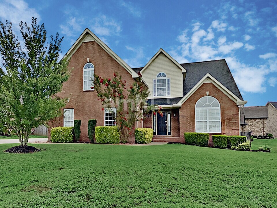 1824 Walking Dr in Murfreesboro, TN - Building Photo