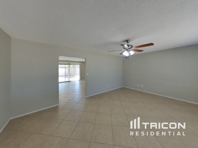 3727 E Dahlia Dr in Phoenix, AZ - Building Photo - Building Photo