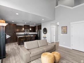 797 Newfield Dr in Sandy, UT - Building Photo - Building Photo