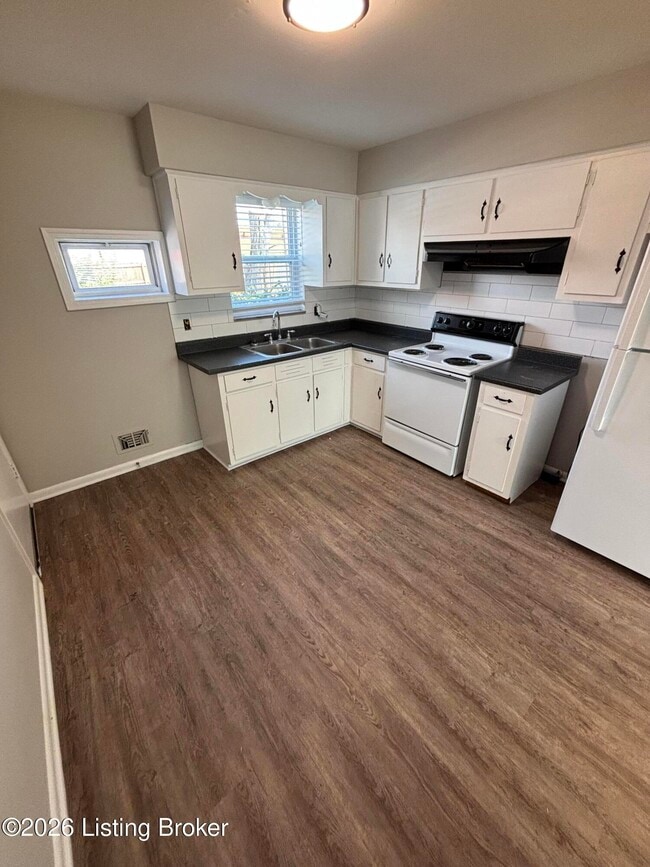 3007 Pamela Wy in Louisville, KY - Building Photo - Building Photo