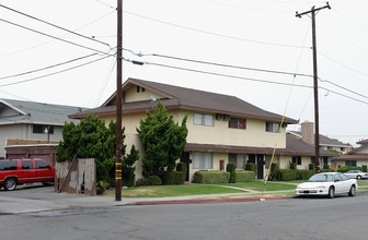 13401 Palm St in Garden Grove, CA - Building Photo - Building Photo