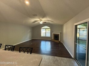 9339 Whisper Glen Dr in Jacksonville, FL - Foto de edificio - Building Photo