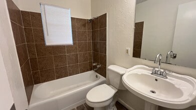 2221 Candy Ln in Del City, OK - Building Photo - Building Photo
