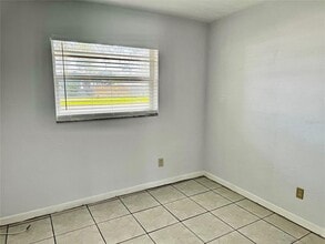 5561 100th Ave in Pinellas Park, FL - Building Photo - Building Photo