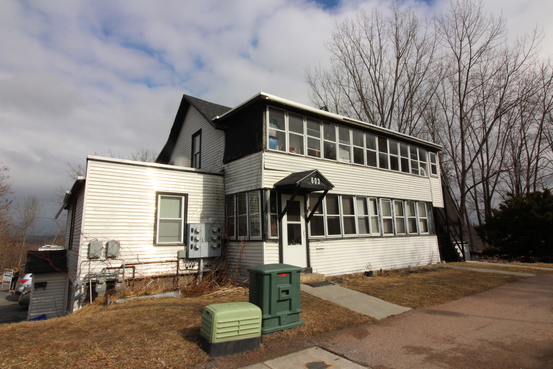 603 Riverside Ave in Burlington, VT - Building Photo