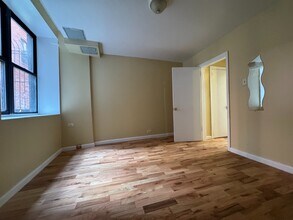 38-48-48 Sickles St in New York, NY - Building Photo - Building Photo