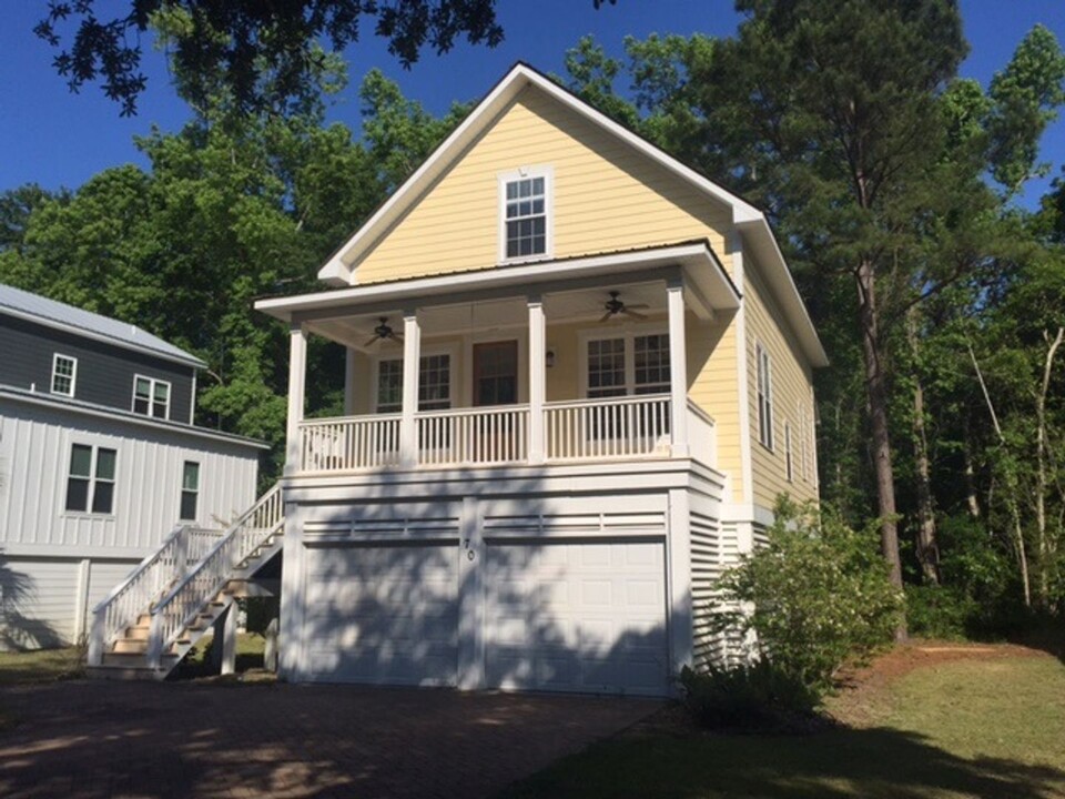 70 Sandlapper Way in Pawleys Island, SC - Building Photo