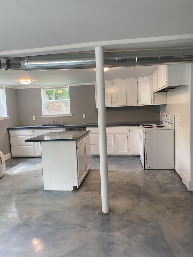 14311 Veterans Memorial Hwy in Villa Rica, GA - Building Photo - Building Photo