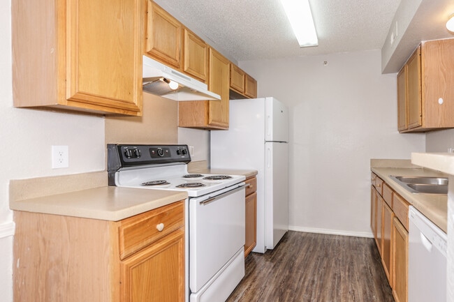 Claremore Creek in Claremore, OK - Building Photo - Interior Photo