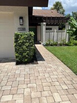 3188 Windrush Bourne in Sarasota, FL - Building Photo