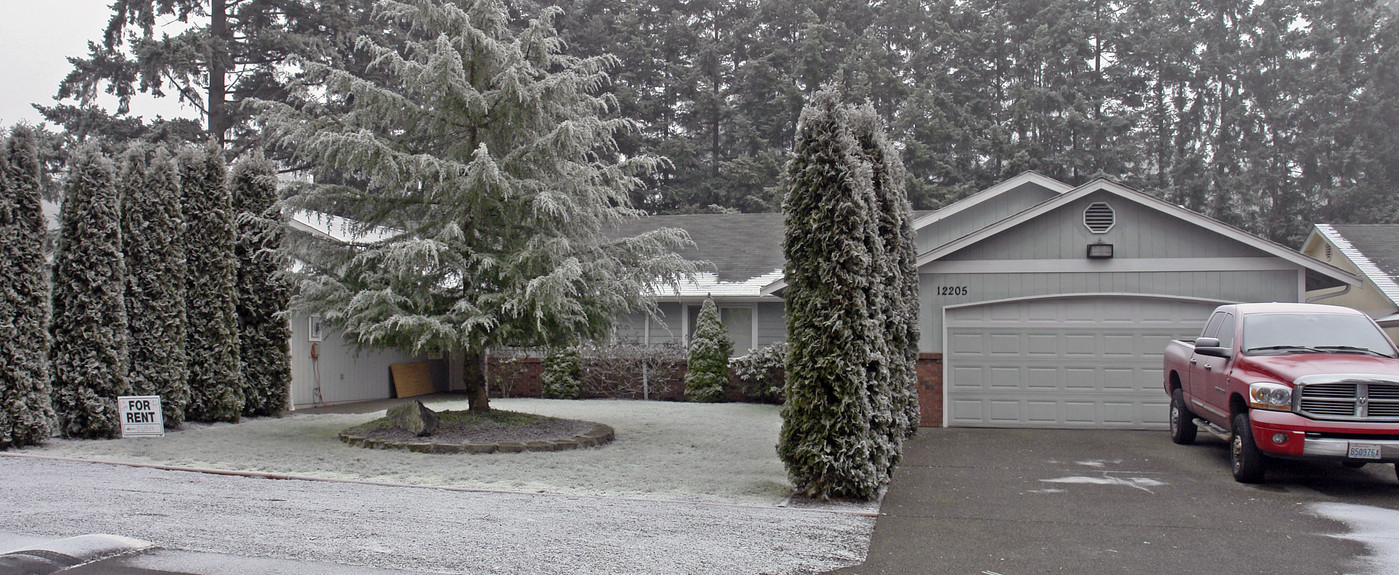 Emerald Place Duplexes in Puyallup, WA - Building Photo