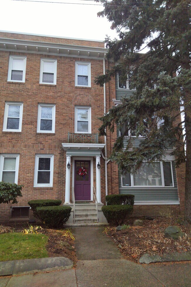 539 Lloyd Ave Rentals in Providence, RI