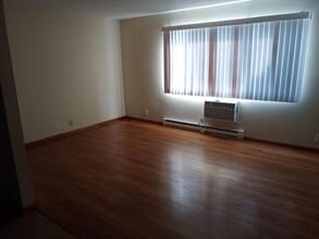 4315 Kennedy Dr, Unit 103 in Racine, WI - Building Photo - Building Photo