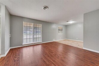 914 British Blvd in Grand Prairie, TX - Building Photo - Building Photo