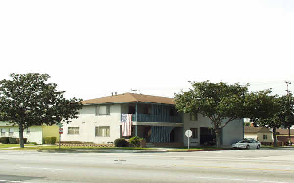 17901 Crenshaw Blvd in Torrance, CA - Foto de edificio