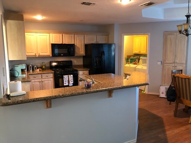 825 Fairway St in Paris, TX - Building Photo - Building Photo