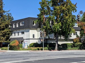 1300 Arguello St in Redwood City, CA - Building Photo - Building Photo