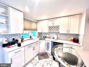 2830 Castor Ave in Philadelphia, PA - Building Photo - Building Photo