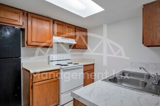 7621 Melissa Ct N in Jacksonville, FL - Building Photo - Building Photo