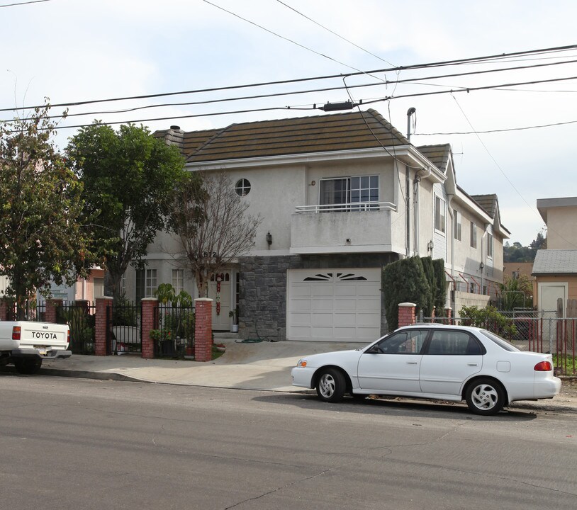 Luaury Apartments in Los Angeles, CA - Building Photo