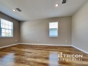 6092 Dolostone Dr in Lakeland, FL - Building Photo - Building Photo