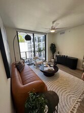 144 NW 32nd St, Unit B1 in Miami, FL - Building Photo - Building Photo