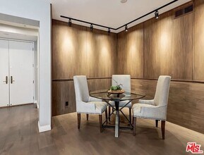 930 N Doheny Dr in West Hollywood, CA - Building Photo - Building Photo